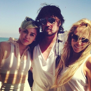 Miley Cyrus, Billy Ray Cyrus, Tish Cyrus Miley Cyrus, Billy Ray Cyrus, Tish Cyrus