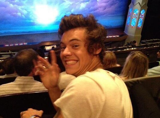 Harry Styles, Cara Delevingne, Twitter Harry Styles, Cara Delevingne, Twitter