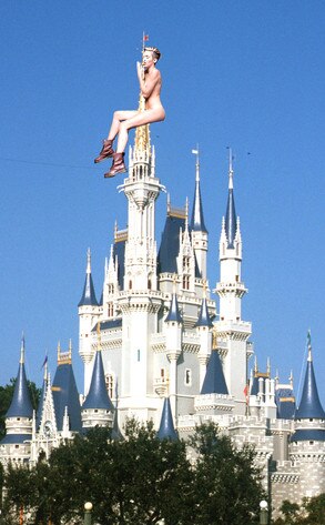 Miley Cyrus, Wrecking Ball Meme Miley Cyrus, Wrecking Ball Meme
