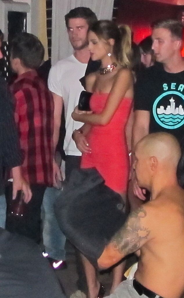 Liam Hemsworth, Eiza Gonzalez, NO WEB UNTIL 9PM PST Liam Hemsworth, Eiza Gonzalez, NO WEB UNTIL 9PM PST
