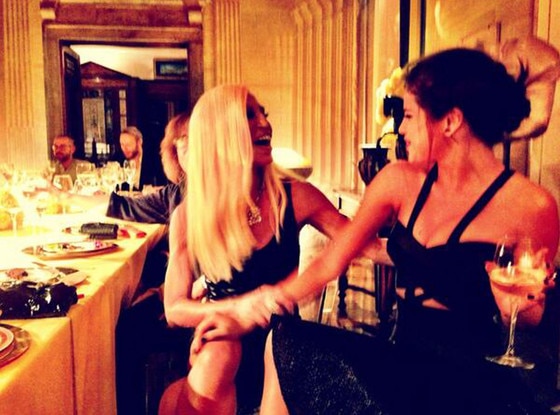 Selena Gomez, Donatella Versace, Twitter Selena Gomez, Donatella Versace, Twitter