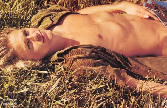 Charlie Hunnam, L Charlie Hunnam, L