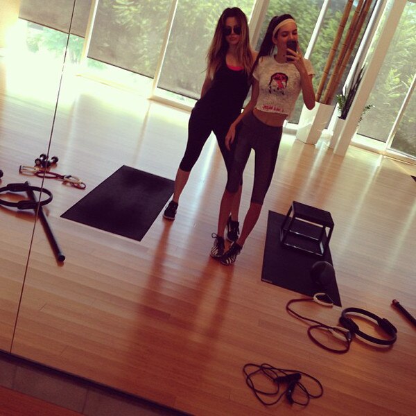 Khloe Kardashian, Kendall Jenner, Instagram Khloe Kardashian, Kendall Jenner, Instagram