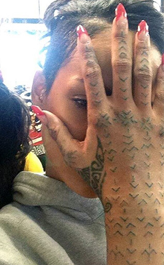 Rihanna, Tribal Tattoo Rihanna, Tribal Tattoo
