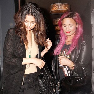 Selena Gomez, Demi Lovato Selena Gomez, Demi Lovato