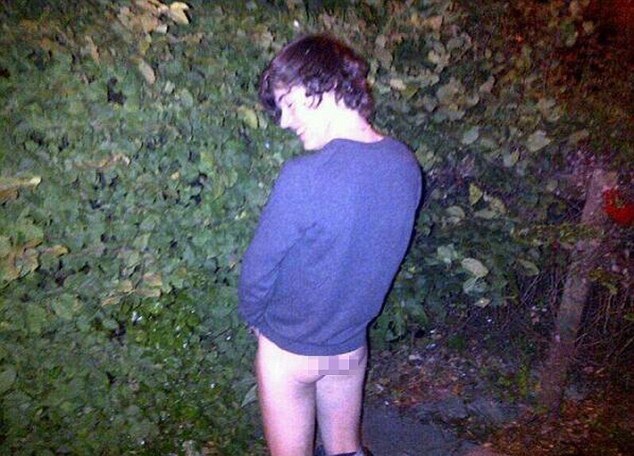 Harry Styles foto bumbum de fora seminu Harry Styles foto bumbum de fora seminu