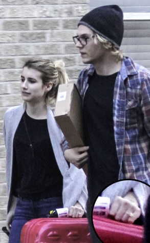 Emma Roberts, Evan Peters, Engagement Ring Emma Roberts, Evan Peters, Engagement Ring