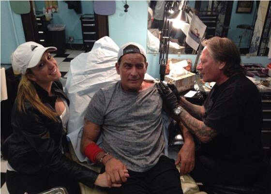 Charlie Sheen e suposta noiva Charlie Sheen e suposta noiva