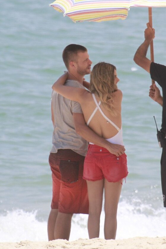 Rodrigo Hilbert apertando bumbum de Fernanda Lima Rodrigo Hilbert apertando bumbum de Fernanda Lima