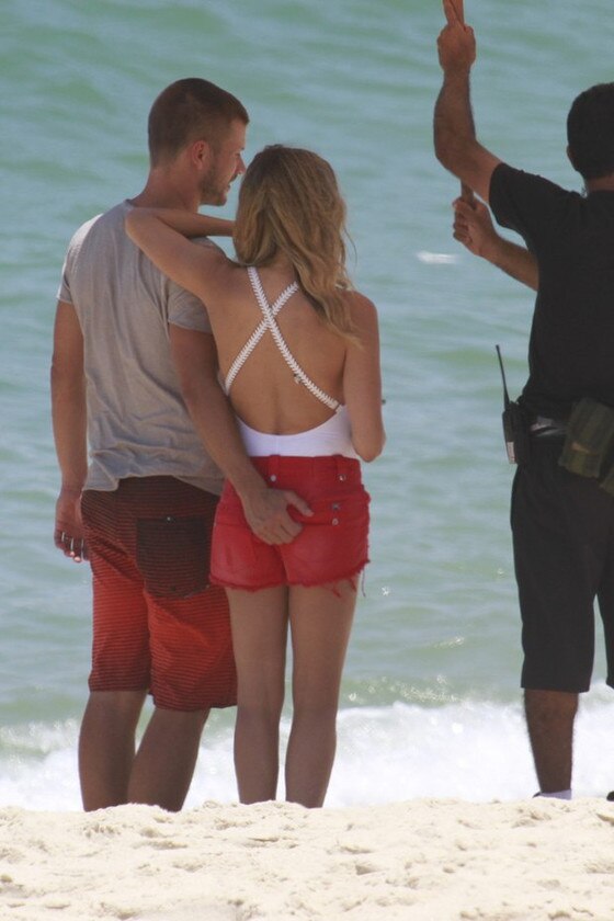 Rodrigo Hilbert apertando bumbum de Fernanda Lima Rodrigo Hilbert apertando bumbum de Fernanda Lima