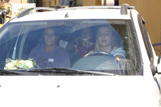 Isis Valverde tem alta do hospital Isis Valverde tem alta do hospital