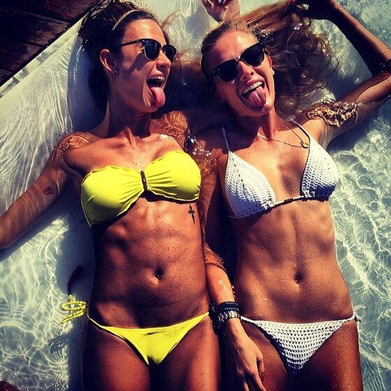Fiorella Mattheis e Thaila Ayala de biquíni Fiorella Mattheis e Thaila Ayala de biquíni