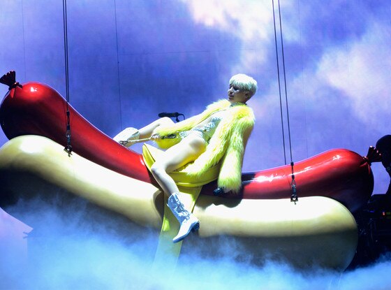 Miley Cyrus, Bangerz Tour Miley Cyrus, Bangerz Tour