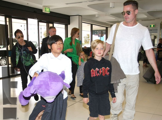 Brad Pitt, Angelina Jolie, Maddox, Pax, Shiloh, Vivienne, Knox, Exclusive Brad Pitt, Angelina Jolie, Maddox, Pax, Shiloh, Vivienne, Knox, Exclusive