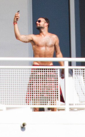 Ricky Martin, Shirtless Ricky Martin, Shirtless