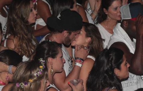 Fernanda Paes Leme beija no Carnaval Fernanda Paes Leme beija no Carnaval
