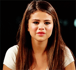 Selena Gomez chorando meme GIF