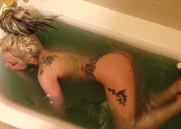 Lady Gaga pelada