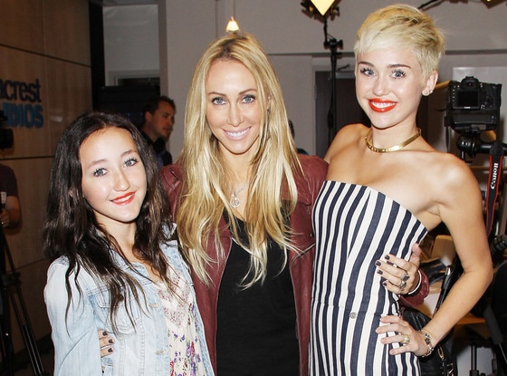 Noah Cyrus, Tish Cyrus, Miley Cyrus Noah Cyrus, Tish Cyrus, Miley Cyrus