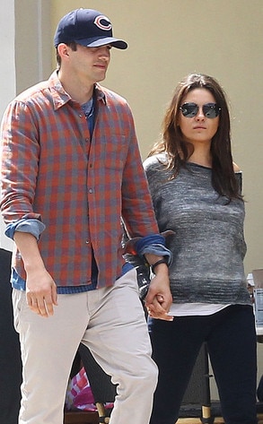 Ashton Kutcher, Mila Kunis Ashton Kutcher, Mila Kunis