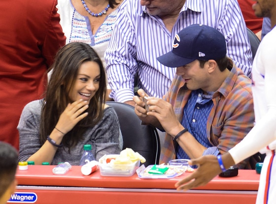 Ashton Kutcher, Mila Kunis Ashton Kutcher, Mila Kunis