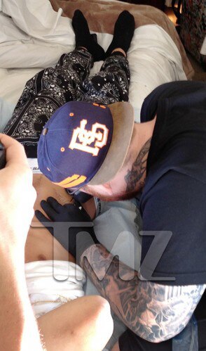 Justin Bieber tatuagem Forgive fotos avião Justin Bieber tatuagem Forgive fotos avião