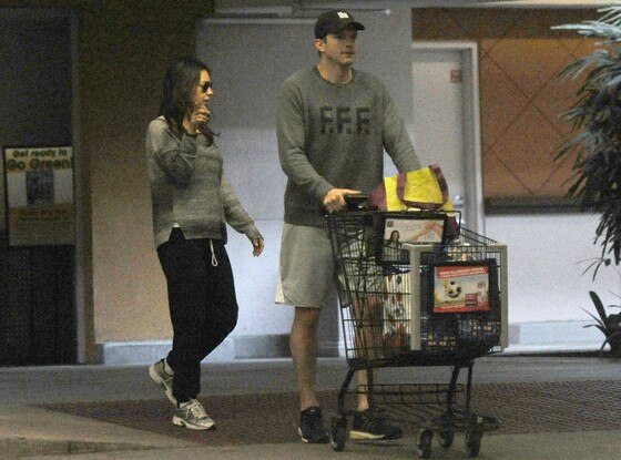 Mila Kunis, Ashton Kutcher Mila Kunis, Ashton Kutcher