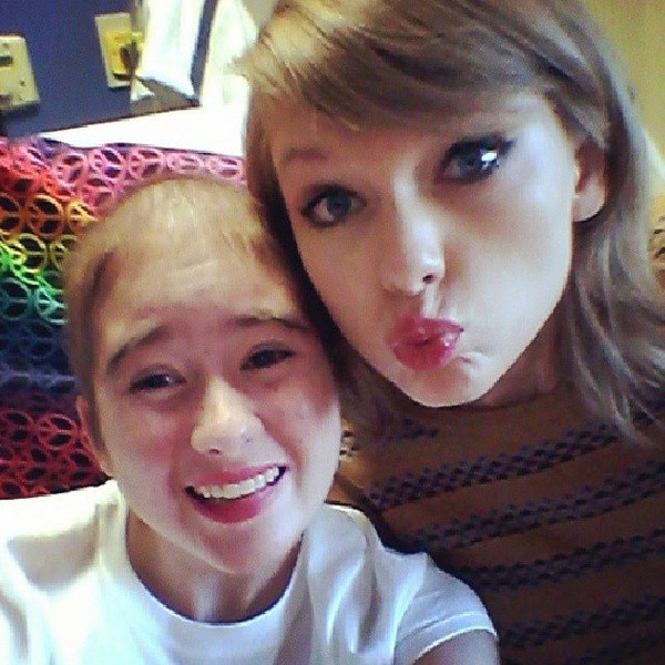 Taylor Swift, Facebook Taylor Swift, Facebook
