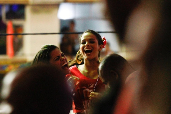 Bruna Marquezine paga peitinho Carnaval Salvador camarote Brahma Bruna Marquezine paga peitinho Carnaval Salvador camarote Brahma