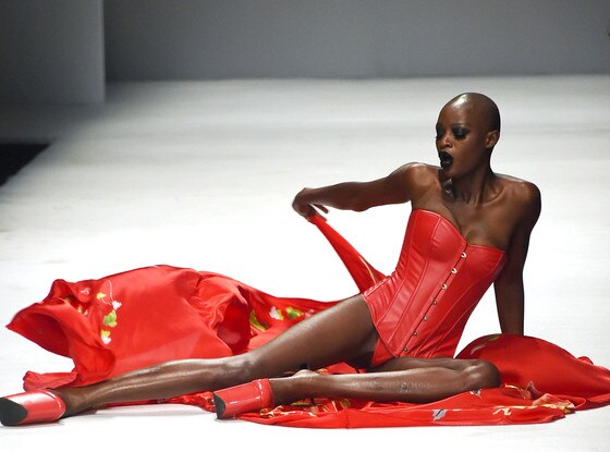 SECCRY Hu Sheguang, Models Falling SECCRY Hu Sheguang, Models Falling