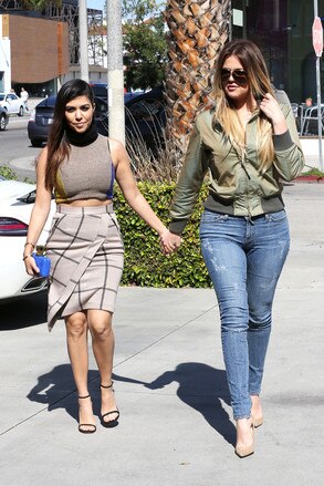 Khloe Kardashian, Kourtney Kardashian Khloe Kardashian, Kourtney Kardashian