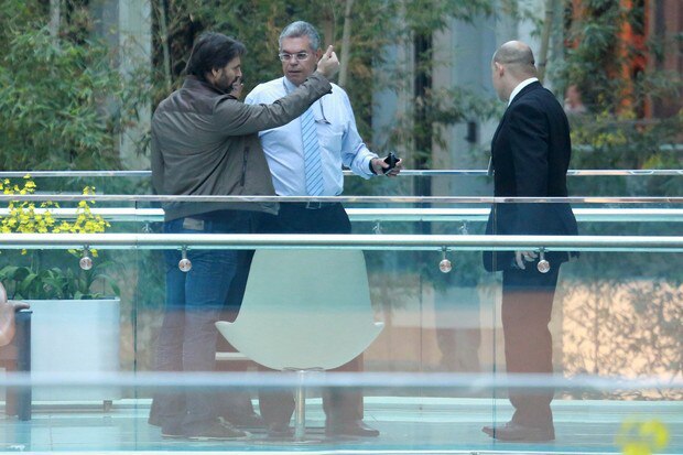 Murilo Rosa briga com paparazzo Murilo Rosa briga com paparazzo