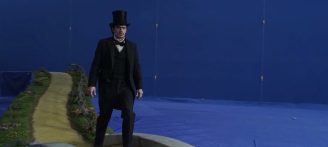 BEFORE AND AFTER THE VISUAL EFFECTS IN BLOCKBUSTER FILMS BEFORE AND AFTER THE VISUAL EFFECTS IN BLOCKBUSTER FILMS