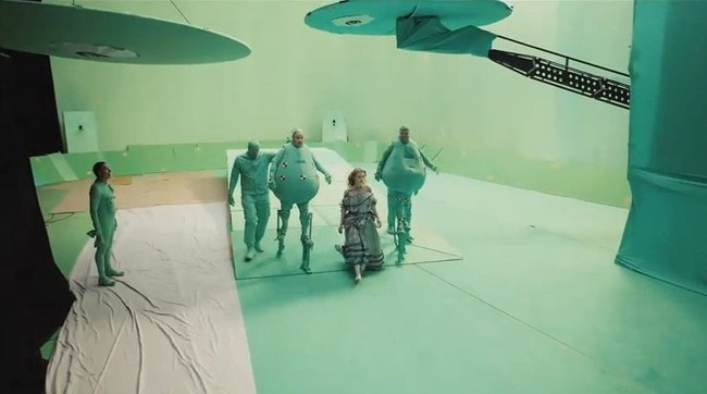 BEFORE AND AFTER THE VISUAL EFFECTS IN BLOCKBUSTER FILMS BEFORE AND AFTER THE VISUAL EFFECTS IN BLOCKBUSTER FILMS