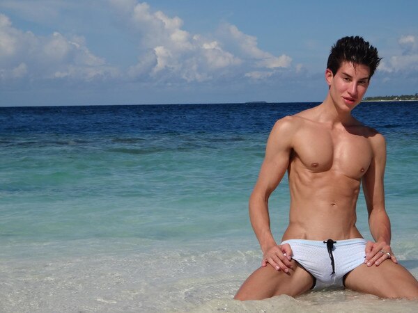 Justin Jedlica, Ken Justin Jedlica, Ken