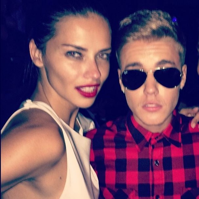 Justin Bieber tieta Adriana Lima Justin Bieber tieta Adriana Lima