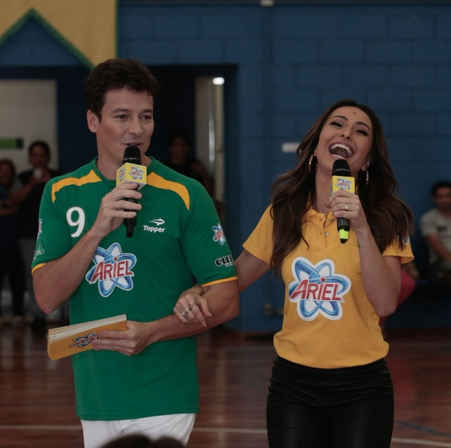 Tatá Werneck e Rodrigo Faro falam sobre a Copa Tatá Werneck e Rodrigo Faro falam sobre a Copa
