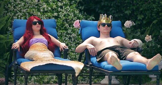 Funny or Die, Anna Sophia Robb, Evan Peters Funny or Die, Anna Sophia Robb, Evan Peters