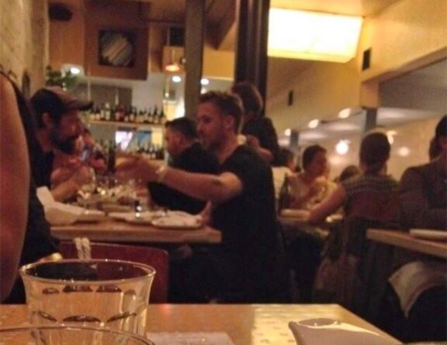 Ryan Gosling fez rara aparição em tapete vermelho Ryan Gosling fez rara aparição em tapete vermelho