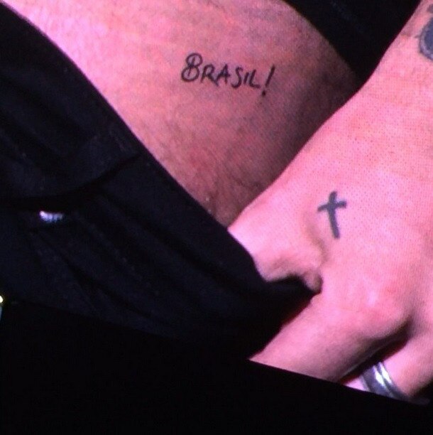 Harry Styles abaixa a calça Harry Styles abaixa a calça