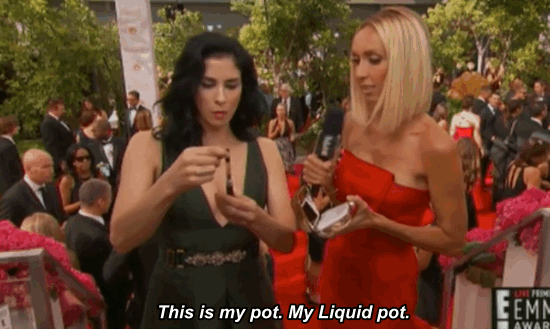 Sarah Silverman leva maconha para o Emmy Sarah Silverman leva maconha para o Emmy