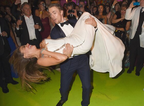 Sofía Vergara Suffers a Nip Slip While Dancing With Derek Sofía Vergara Suffers a Nip Slip While Dancing With Derek