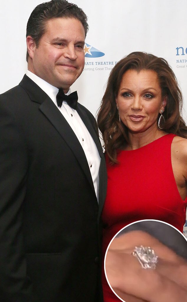 Vanessa Williams Is Engaged to Boyfriend Jim Skrip?Check Out Her