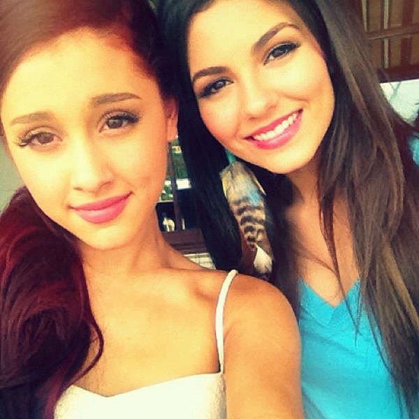 Resultado de imagen de ariana grande y victoria justice