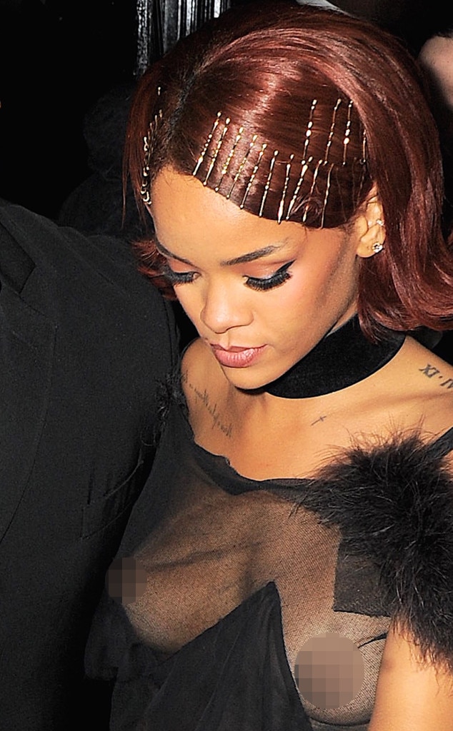 Rihanna Showing Nipples 118
