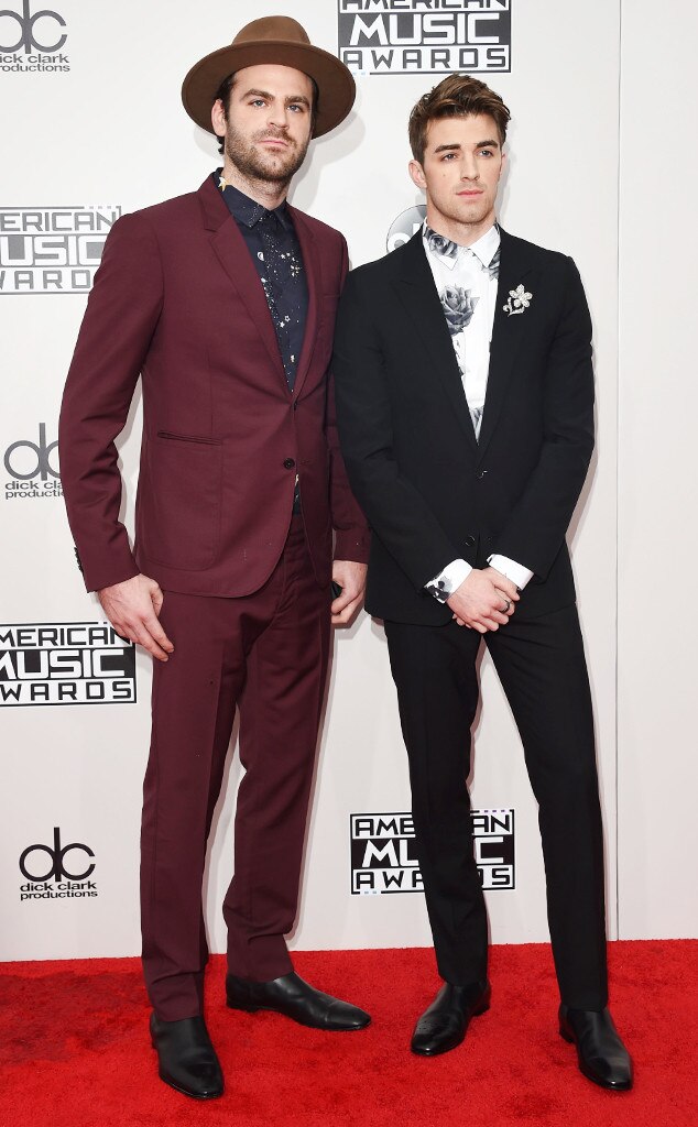 Resultado de imagem para american music awards 2016 the chainsmokers