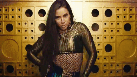Resultado de imagem para anitta gif