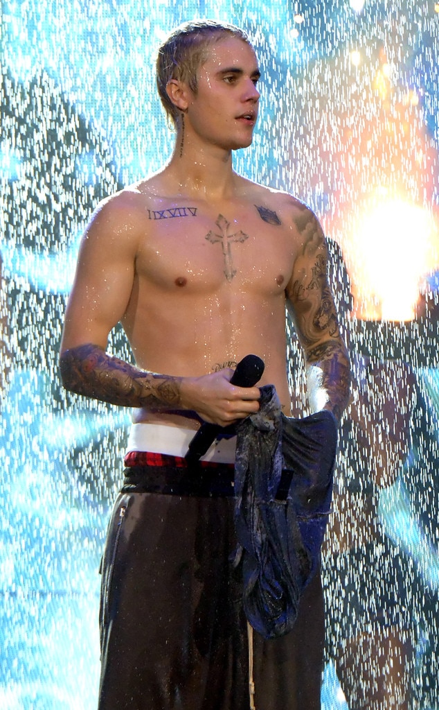 A Photographic History Of Justin Bieber Taking Off His Clothes In