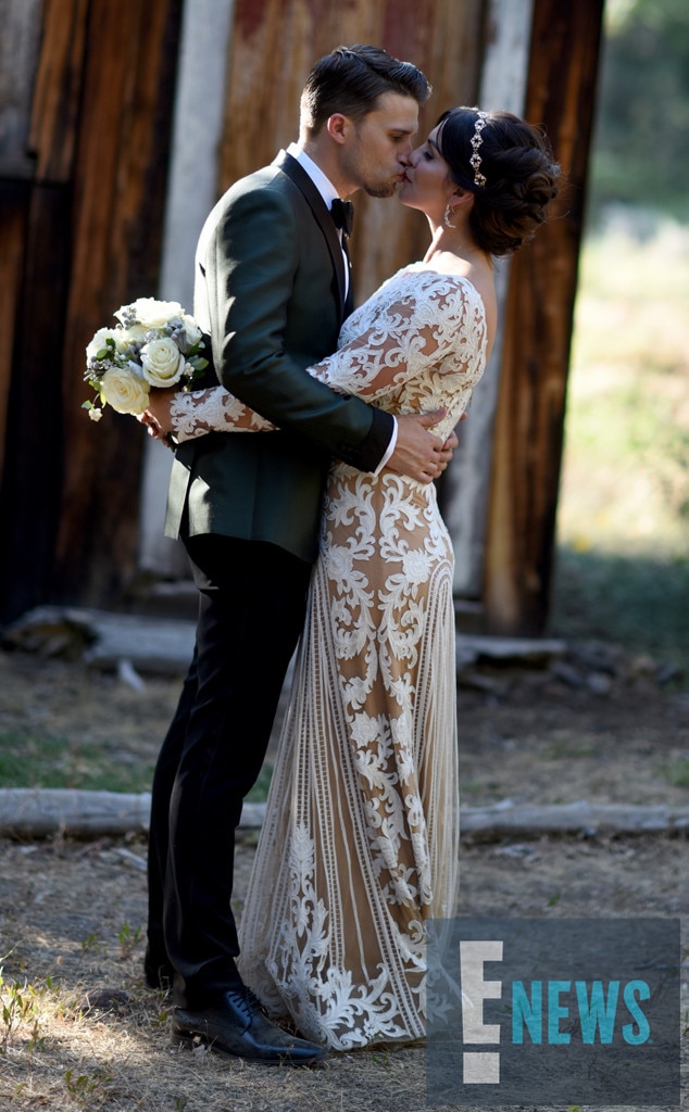 Vanderpump Rules Katie Maloney And Tom Schwartz Share Intimate Wedding Photos E News