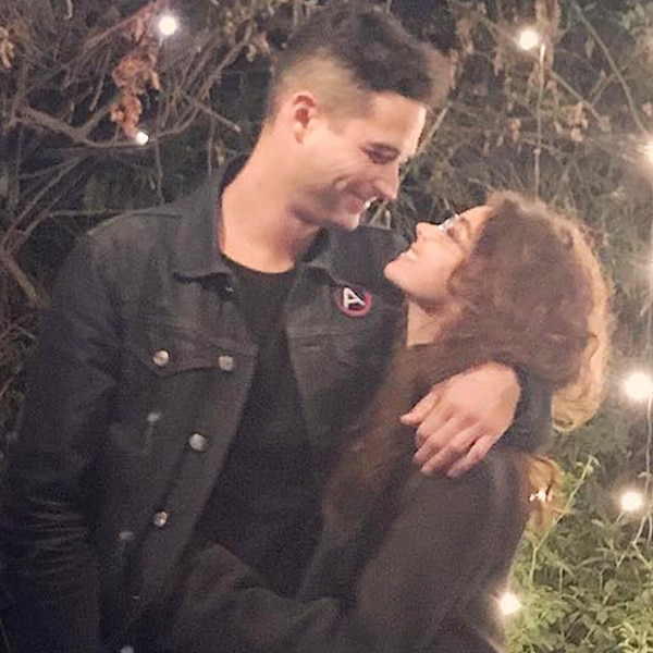 Wells Adams, Sarah Hyland, Instagram Wells Adams, Sarah Hyland, Instagram